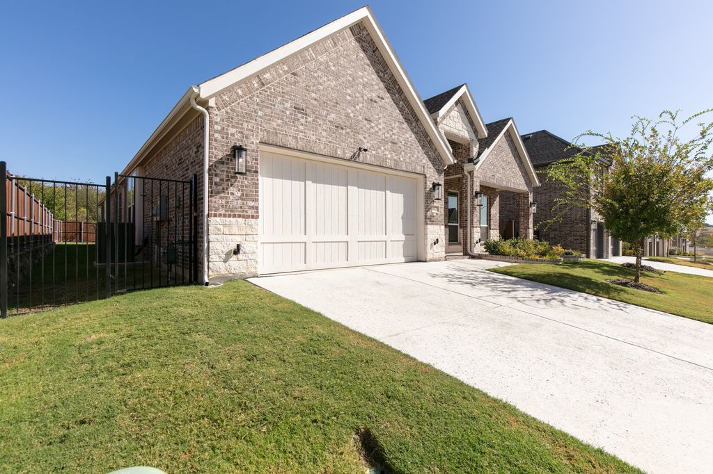 10129 La Frontera Drive, Fort Worth, TX 76179 — photo 2