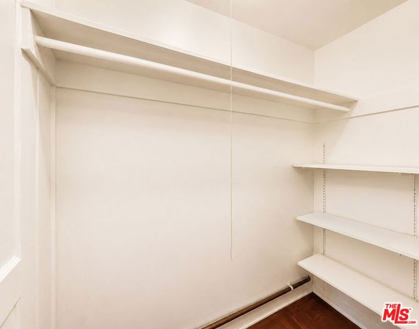 5366 Village, Los Angeles, CA 90016