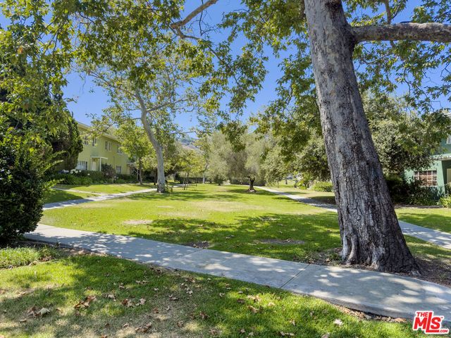 5366 Village, Los Angeles, CA 90016