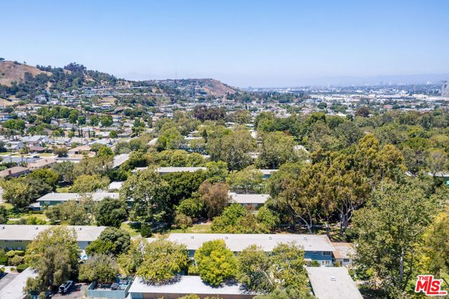 5366 Village, Los Angeles, CA 90016