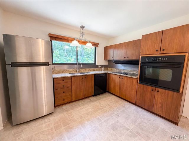 1440 Tina Drive, Florissant, MO 63033