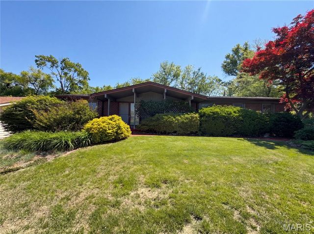 1440 Tina Drive, Florissant, MO 63033
