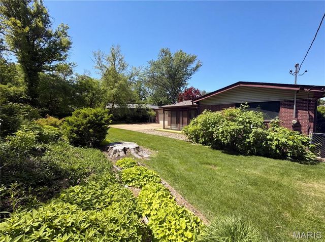 1440 Tina Drive, Florissant, MO 63033