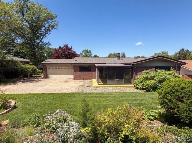 1440 Tina Drive, Florissant, MO 63033