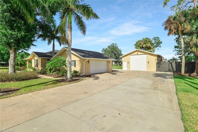 17060 Cypress Creek DR, North Fort Myers, FL 33917