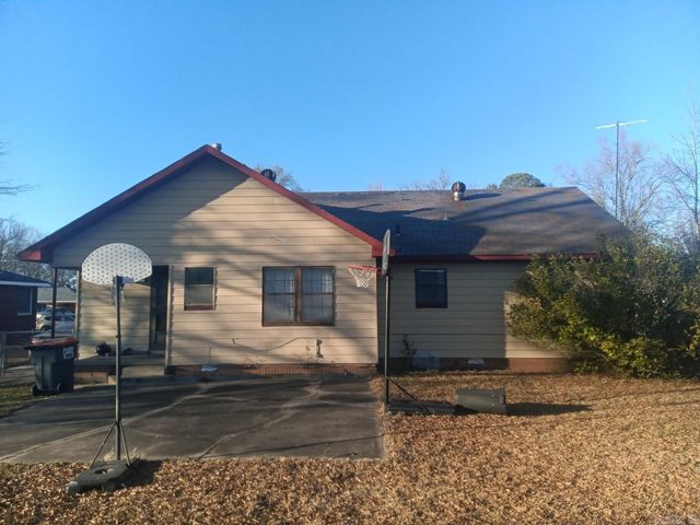 202 W 27, Pine Bluff, AR 71603