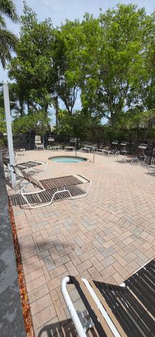 2905 Hidden Hills Road 2203, West Palm Beach, FL 33411