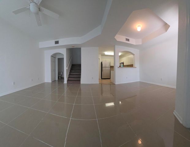 2905 Hidden Hills Road 2203, West Palm Beach, FL 33411