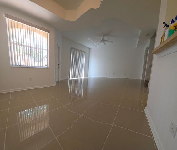 2905 Hidden Hills Road 2203, West Palm Beach, FL 33411
