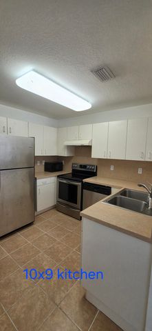 2905 Hidden Hills Road 2203, West Palm Beach, FL 33411
