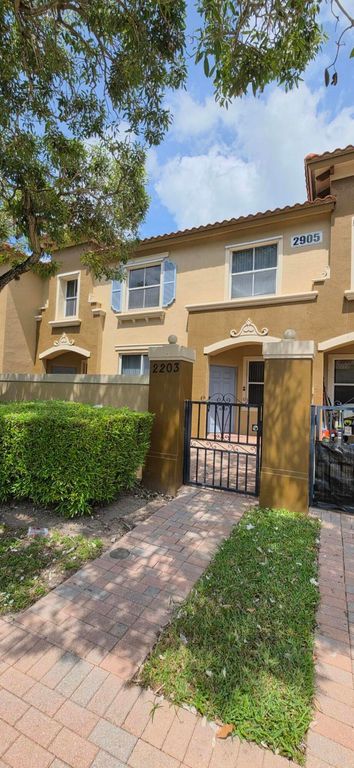 2905 Hidden Hills Road 2203, West Palm Beach, FL 33411