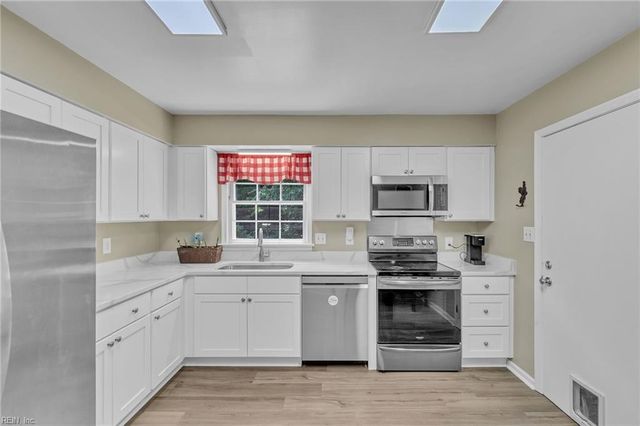 3 W River Rd RD, Poquoson, VA 23662
