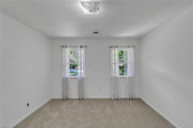 3 W River Rd RD, Poquoson, VA 23662