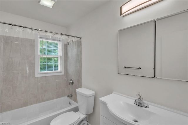 3 W River Rd RD, Poquoson, VA 23662
