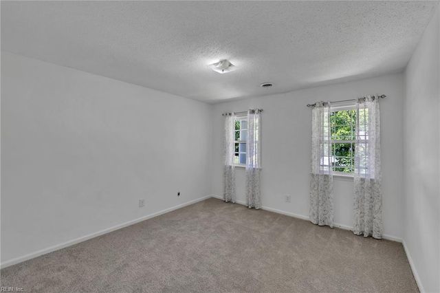 3 W River Rd RD, Poquoson, VA 23662