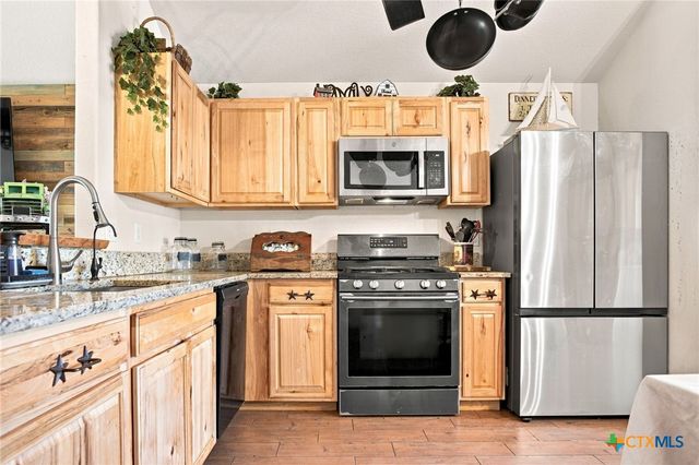 1463 Ramble Hills, Canyon Lake, TX 78133