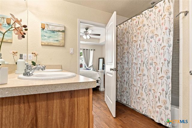 1463 Ramble Hills, Canyon Lake, TX 78133