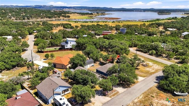 1463 Ramble Hills, Canyon Lake, TX 78133