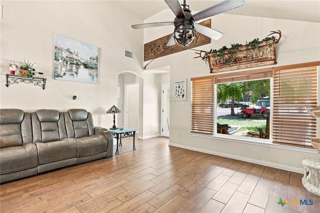 1463 Ramble Hills, Canyon Lake, TX 78133