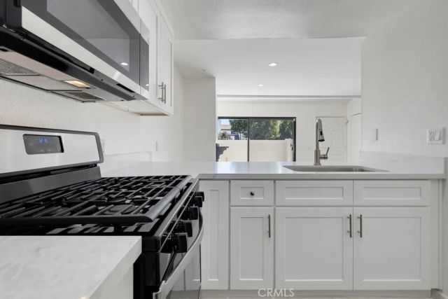 5269 Colodny Drive 7, Agoura Hills, CA 91301