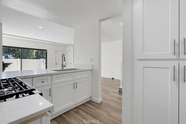 5269 Colodny Drive 7, Agoura Hills, CA 91301