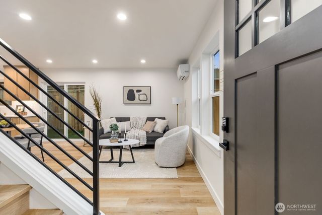 8508 1st Avenue NE, Seattle, WA 98115