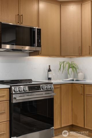 8508 1st Avenue NE, Seattle, WA 98115