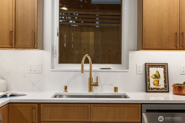 8508 1st Avenue NE, Seattle, WA 98115