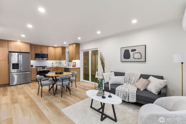 8508 1st Avenue NE, Seattle, WA 98115