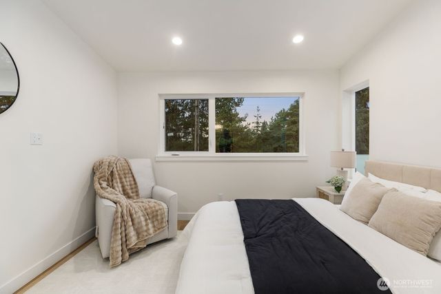 8508 1st Avenue NE, Seattle, WA 98115