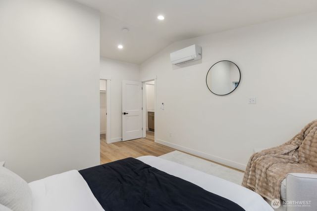 8508 1st Avenue NE, Seattle, WA 98115