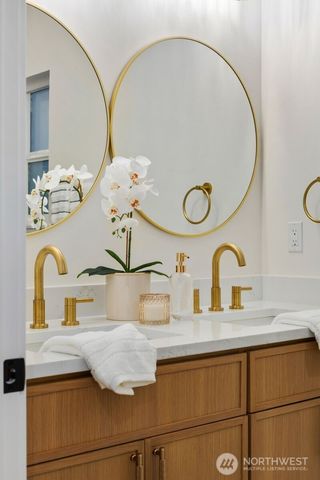 8508 1st Avenue NE, Seattle, WA 98115