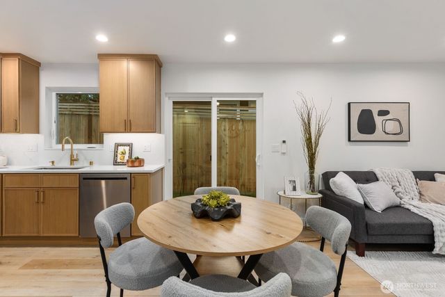 8508 1st Avenue NE, Seattle, WA 98115