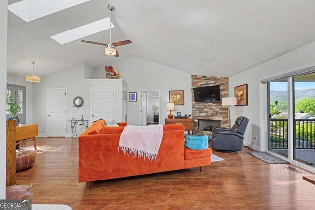 614 Waterview Drive, Hiawassee, GA 30546