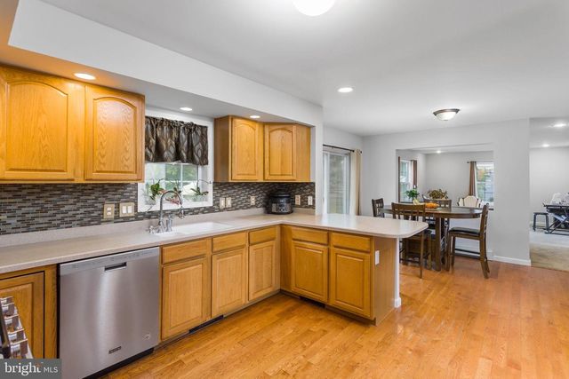 26 FENTON LN, Chesterfield, NJ 08515