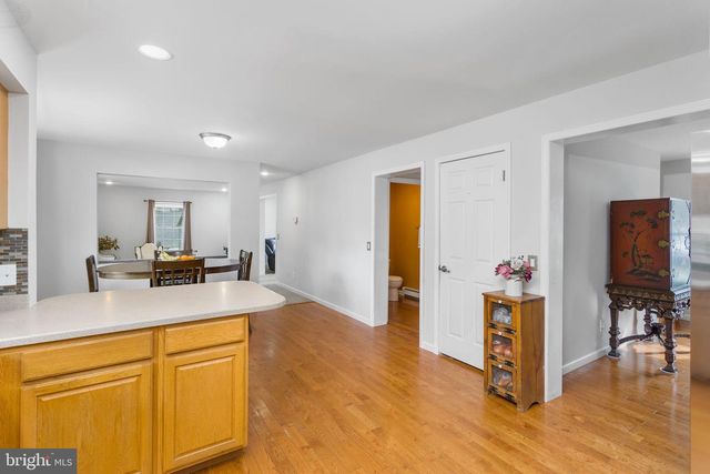 26 FENTON LN, Chesterfield, NJ 08515