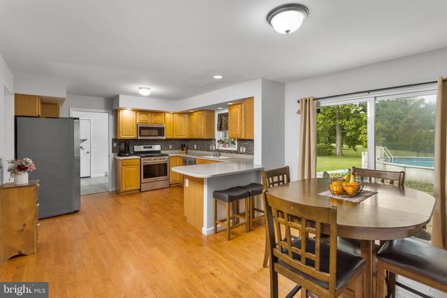 26 FENTON LN, Chesterfield, NJ 08515