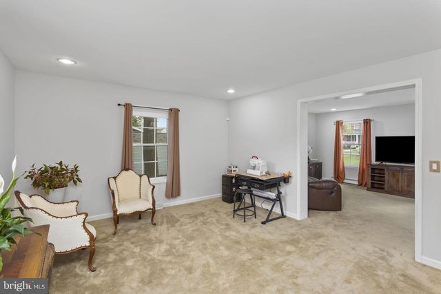 26 FENTON LN, Chesterfield, NJ 08515