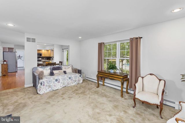 26 FENTON LN, Chesterfield, NJ 08515