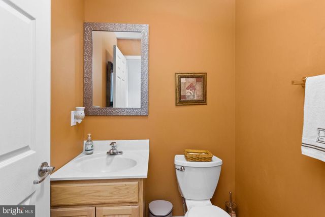 26 FENTON LN, Chesterfield, NJ 08515