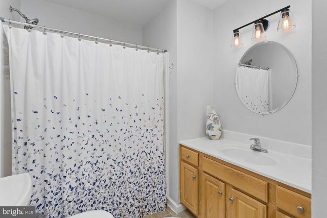 26 FENTON LN, Chesterfield, NJ 08515