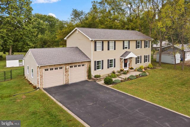 26 FENTON LN, Chesterfield, NJ 08515
