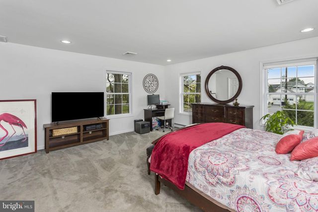 26 FENTON LN, Chesterfield, NJ 08515