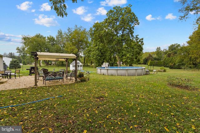 26 FENTON LN, Chesterfield, NJ 08515