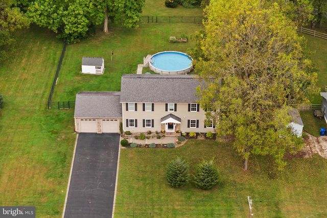 26 FENTON LN, Chesterfield, NJ 08515