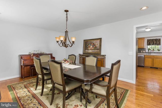 26 FENTON LN, Chesterfield, NJ 08515