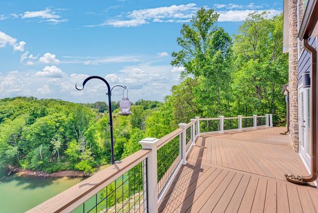 136 Rocky River Shores Dr, Rock Island, TN 38581