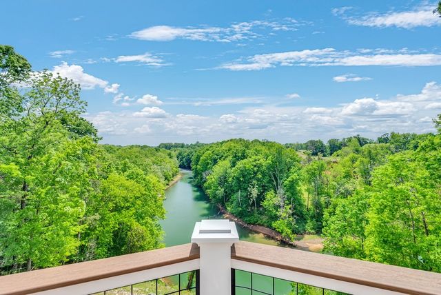 136 Rocky River Shores Dr, Rock Island, TN 38581