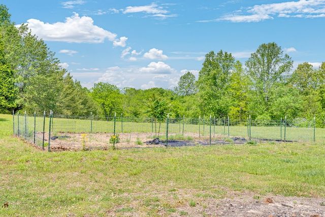 136 Rocky River Shores Dr, Rock Island, TN 38581