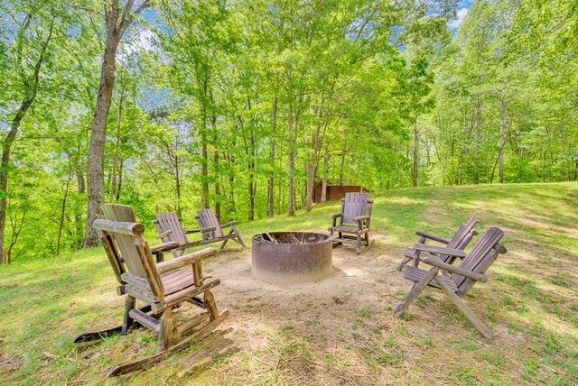 136 Rocky River Shores Dr, Rock Island, TN 38581